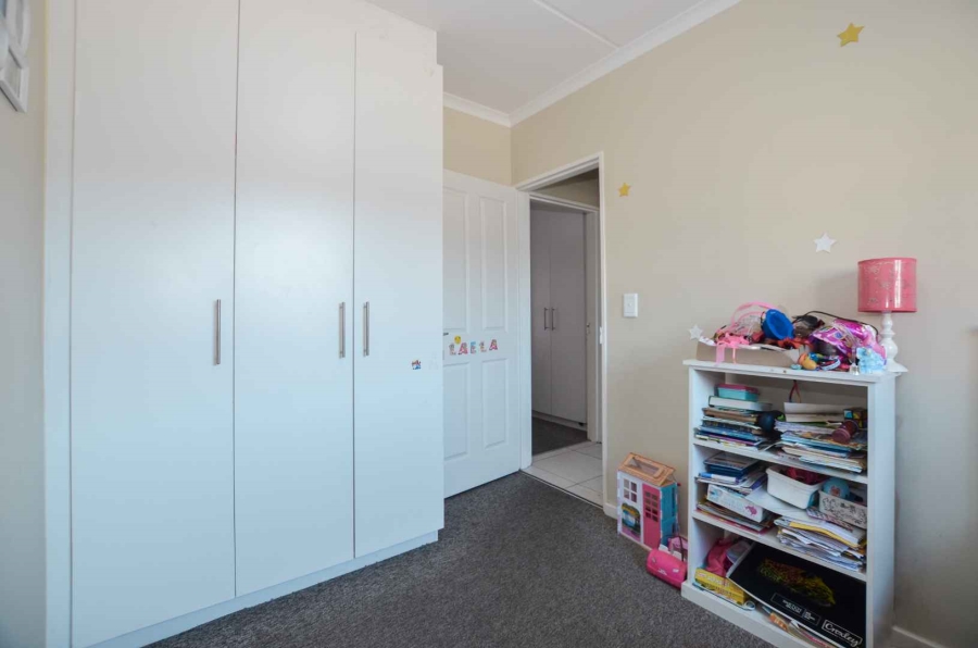 To Let 2 Bedroom Property for Rent in Burgundy Estate Western Cape